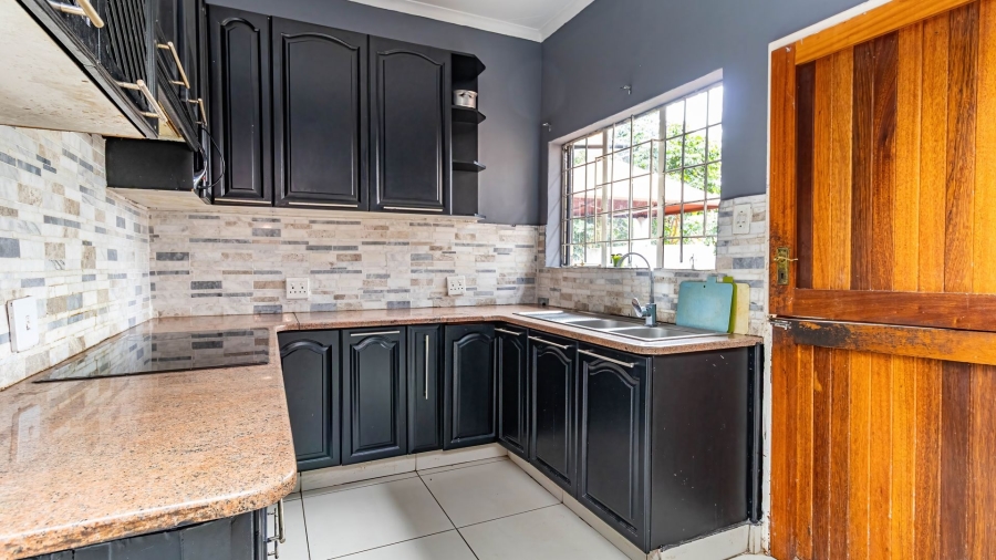 7 Bedroom Property for Sale in Safari Gardens North West